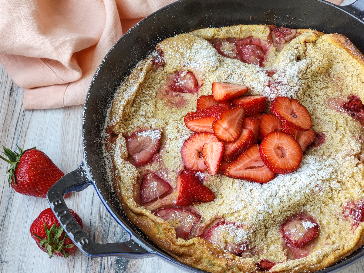 https://casualfoodist.com/wp-content/uploads/2021/05/Strawberry-Dutch-Baby-Pancake-5.jpg