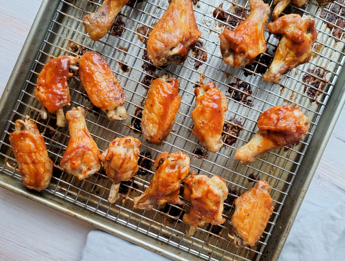 https://casualfoodist.com/wp-content/uploads/2021/06/Oven-Baked-BBQ-Chicken-Wings-6.jpg