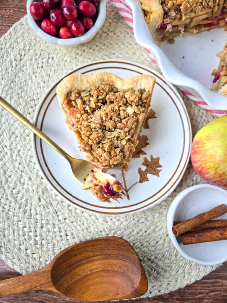 Cranberry Apple Crumble Pie