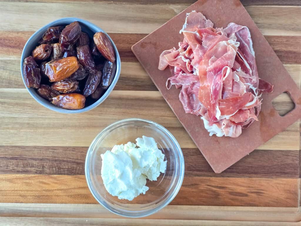 Prosciutto Wrapped Dates -ingredients