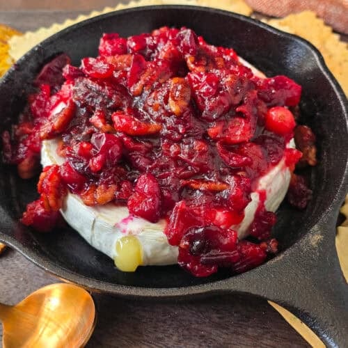 Baked Brie with Cranberries and Pecans